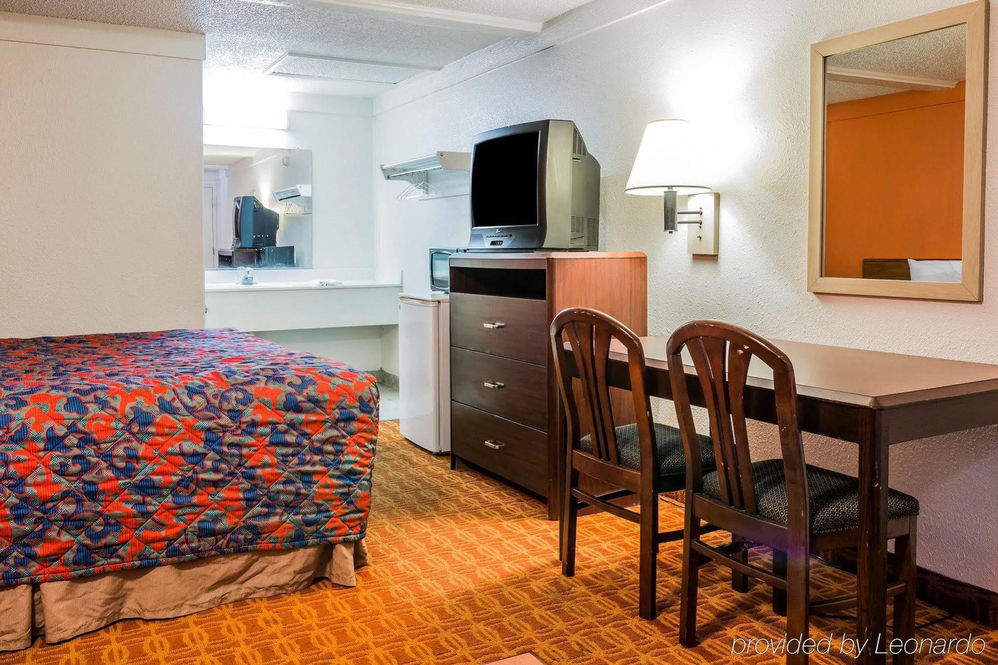 Inn Rodeway - Detroit