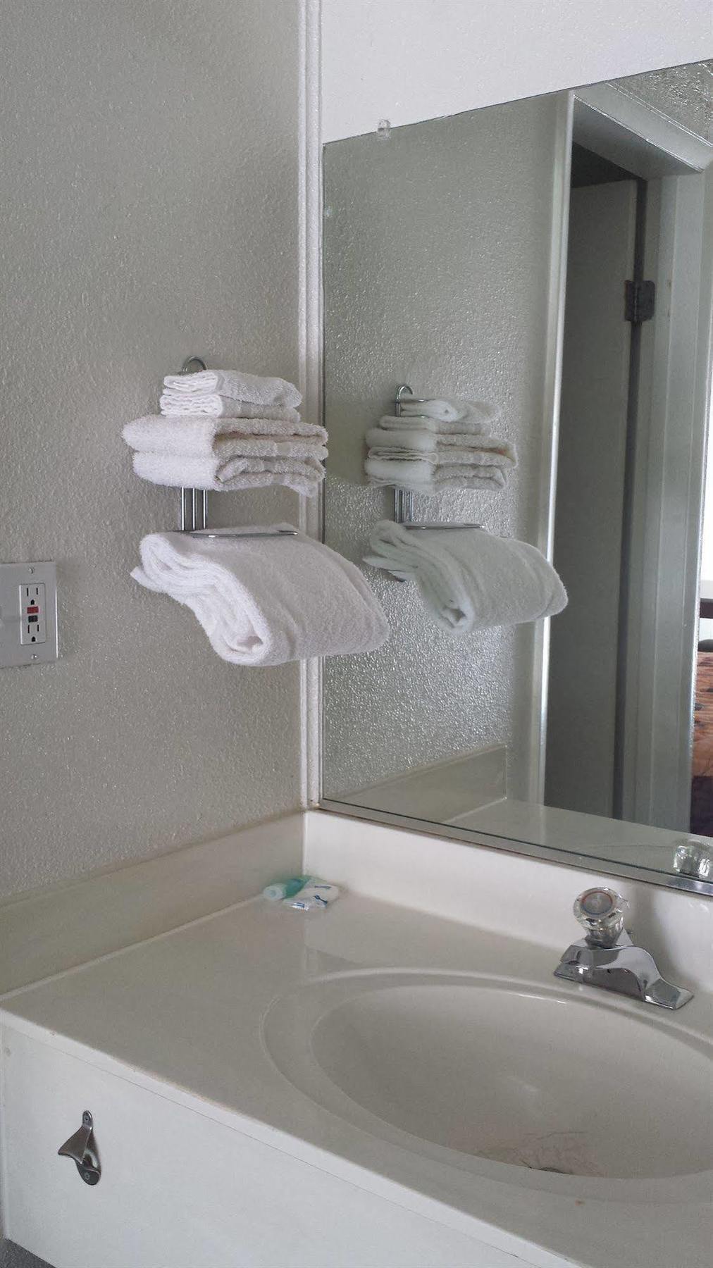 Inn Rodeway - Detroit